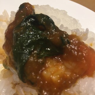 トマトとほうれん草のカレー